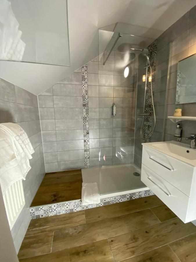 Hotel De La Gare Eygliers Екстериор снимка