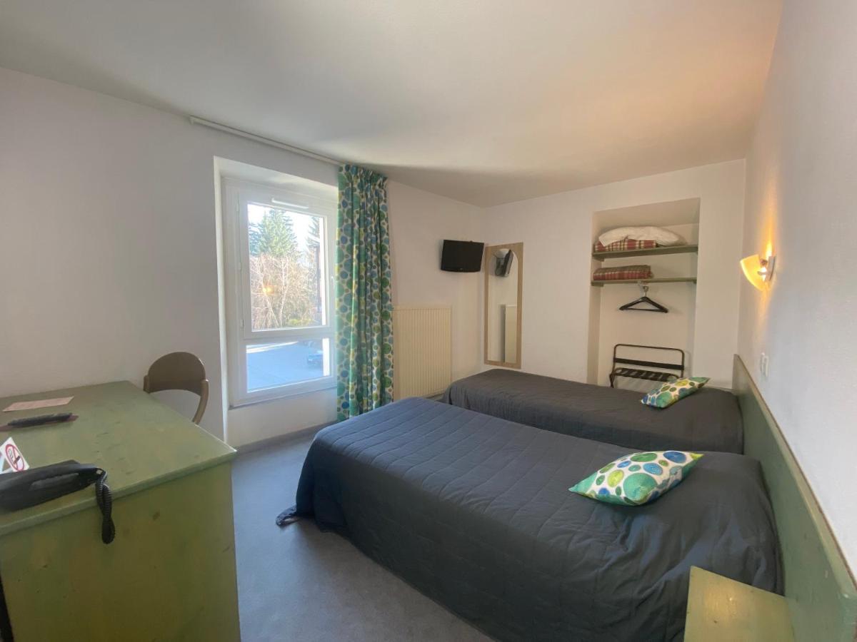 Hotel De La Gare Eygliers Екстериор снимка