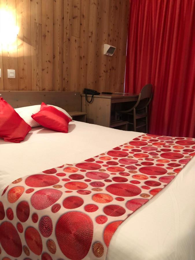Hotel De La Gare Eygliers Екстериор снимка