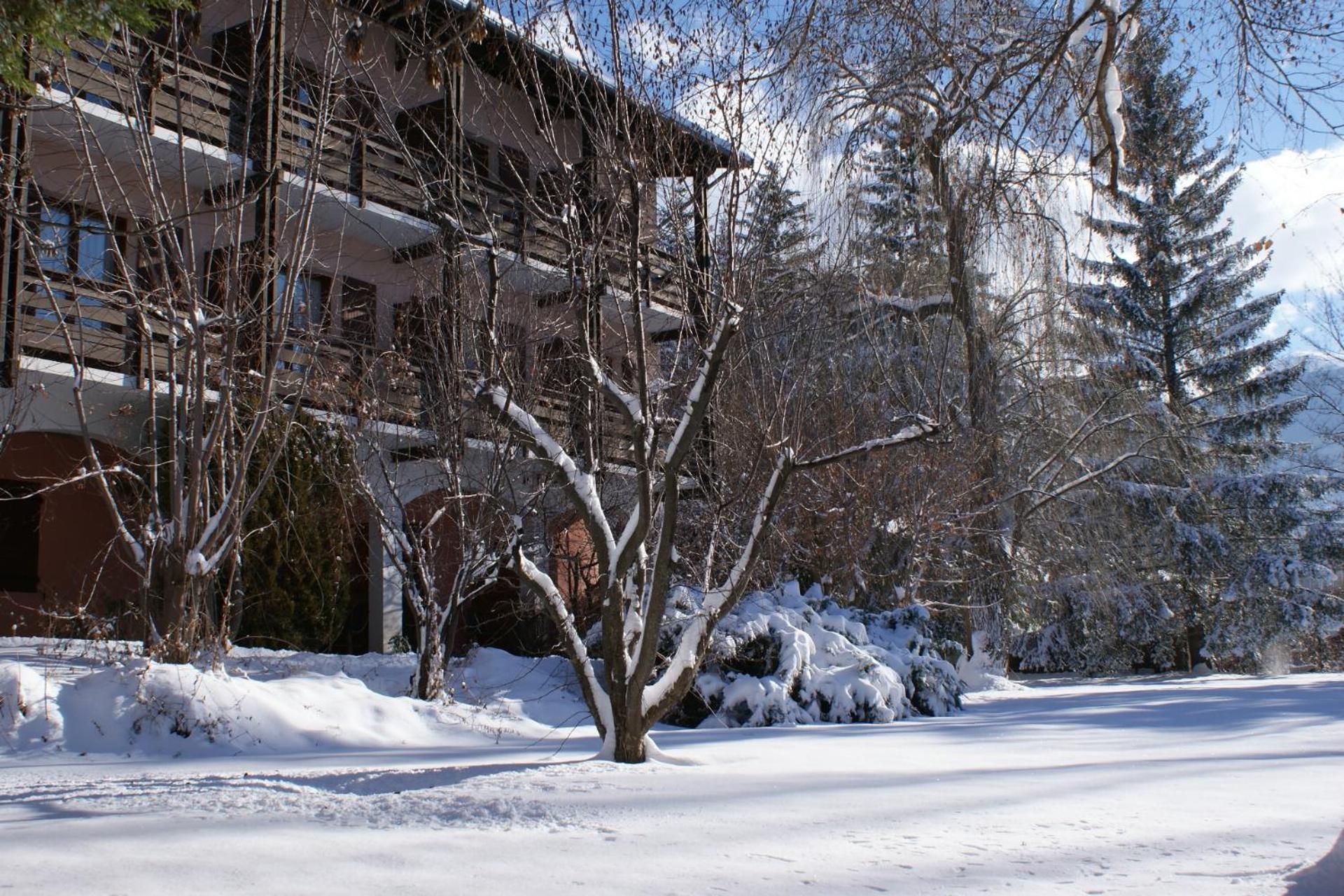 Hotel De La Gare Eygliers Екстериор снимка